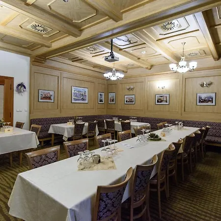 Zamek Valec Hotel Vladislav
