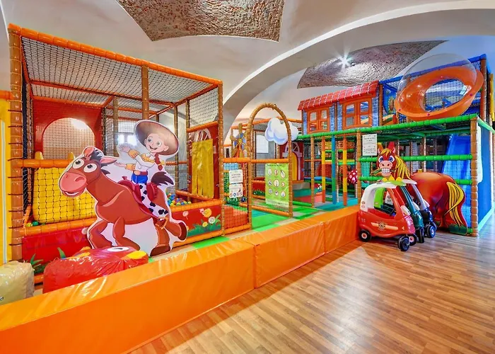 Hotel Zamek Valec 4*