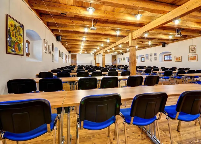 Hotel Zamek Valec 4*